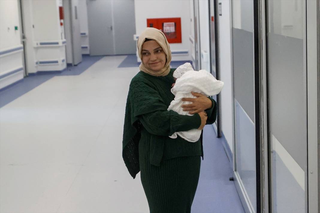 380 gram doğdu, defalarca kalbi durdu! Hira Su bebekten güzel haber 7